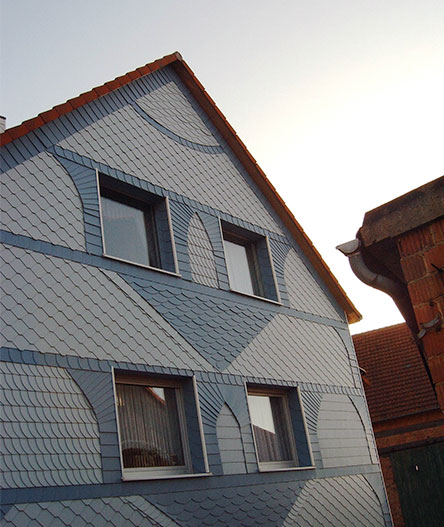 Fassadenarbeiten am Gebäude