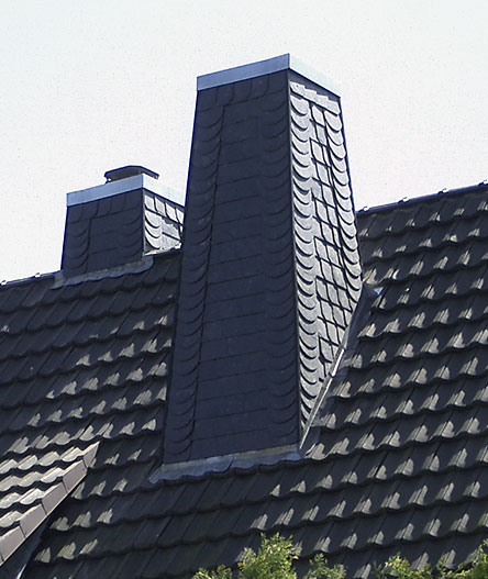 Schornsteinarbeiten am Dach